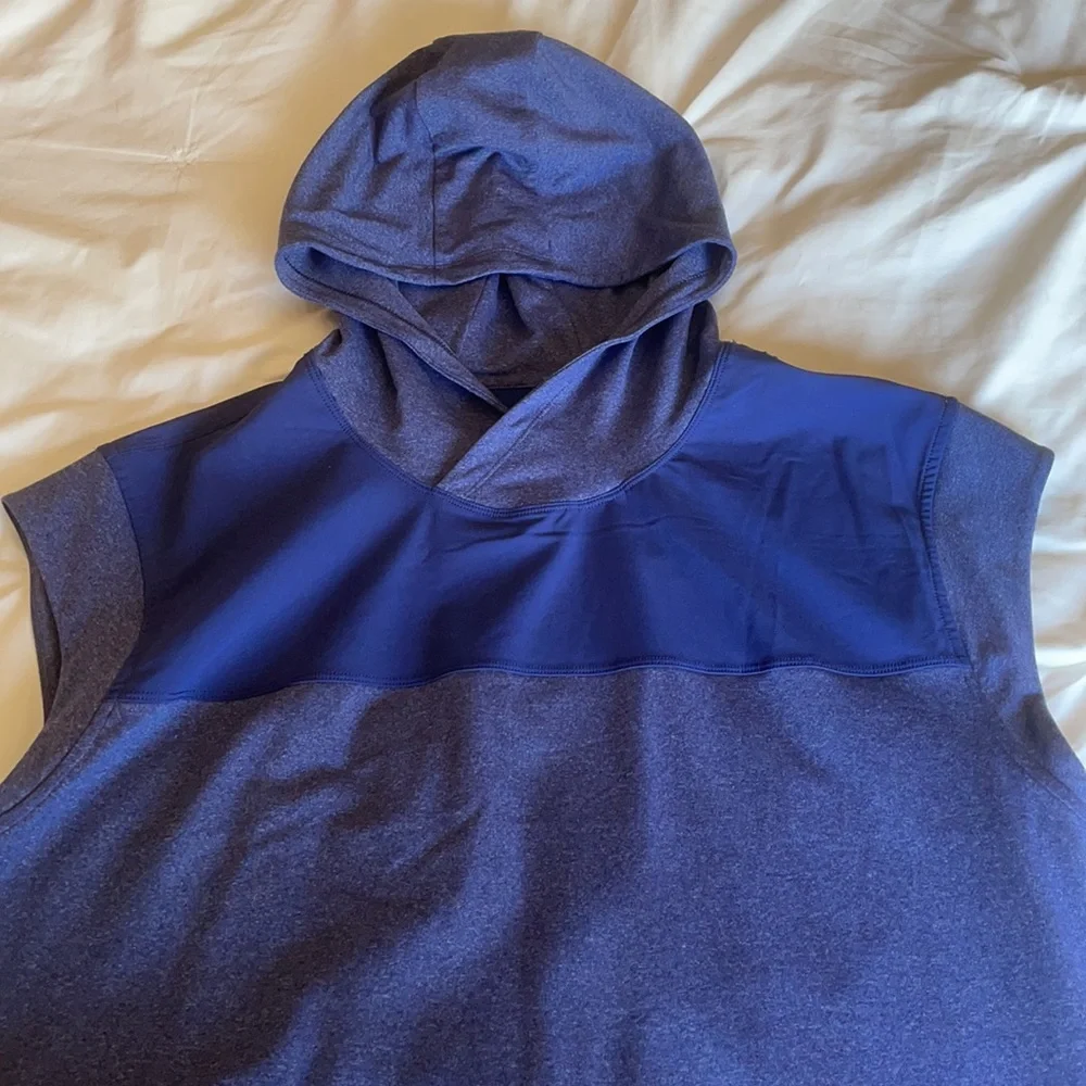 Lululemon Men’s Sleeveless Hoodie
